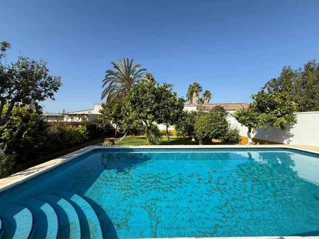 CREDIT HOME REAL ESTATE le ofrece este maravilloso ADOSADO en BOLLULLOS DE LA MITACIÓN. photo 0