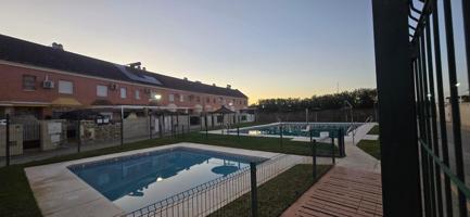 Unifamiliar Pareada En venta en Andalucia, Coria Del Rio photo 0