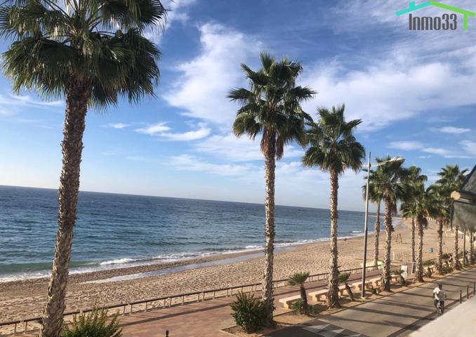 Vacacional frente al mar. Playa centro Villajoyosa. Alicante. photo 0