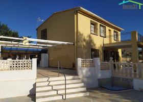 Chalet en Pda. Alcocons de 160 m2 de casa y 8907 m2 de terreno, Villajoyosa, Alicante photo 0
