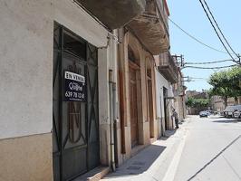 Local o Almacén en planta baja de 116m² con patio exterior trasero, en Ulldecona (Tarragona). photo 0