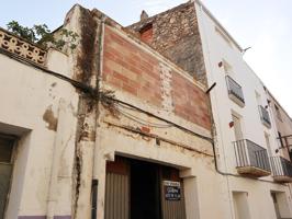 Casa Almacén de 256m² en zona Murada de Baix de Ulldecona (Tarragona). photo 0