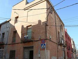 Casa de 293m² en Ulldecona (Tarragona), compuesta por tres plantas. photo 0