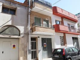 Casa de 183m² en Ulldecona (Tarragona), compuesta por tres plantas. photo 0