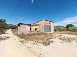 Terreno rústico de secano de 7.990m², con almacenes de campo, en Partida Pont de Godall de Ulldecona (Tarragona). photo 0