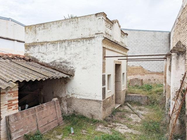 Patio urbano de 129m² con almacén de 15m²y pozo de agua, en Ulldecona (Tarragona). photo 0