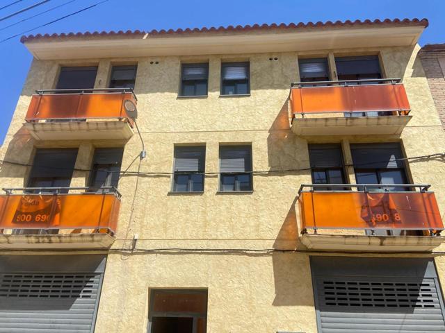 Edificio compuesto por cuatro viviendas con trasteros y dos almacenes, en Benissanet (Tarragona). photo 0