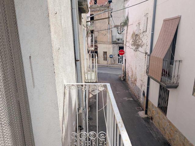 Encantadora casa de pueblo de 190 m² en pleno centro de Ulldecona (Tarragona). photo 0
