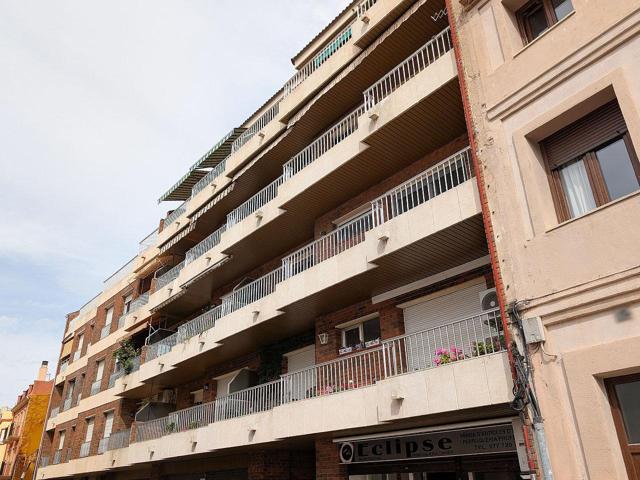 Piso Amplio con terraza de 138m², con 4 habitaciones en Ulldecona (Tarragona). photo 0