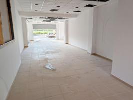 Local comercial de obra nueva y 134m² construidos, en Ulldecona (Tarragona). photo 0