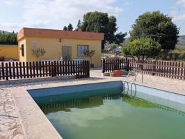 Casa de campo con 55m² construidos, con piscina y zona de huerto, en camino de la Ermita de Ulldecona (Tarragona). photo 0