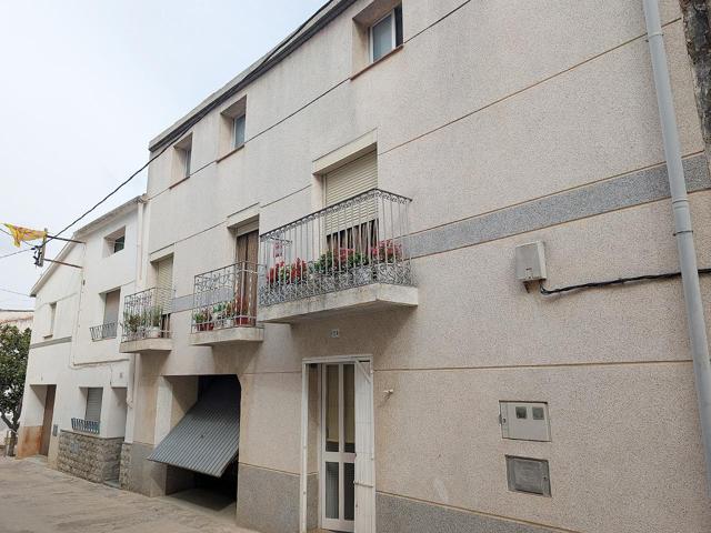El Hogar que Esperabas en el Lugar Soñado, una casa de 329m² con 3 habitaciones y garaje en Freginals (Tarragona). photo 0
