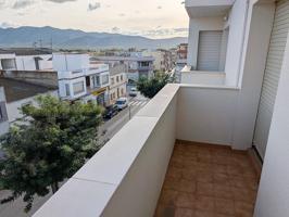 ¡Tu Nuevo Hogar te Espera en la Mejor Zona de Ulldecona! Luminoso Piso 3 habitaciones reformado con Terraza y Vistas en Av. Constitució. photo 0