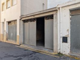 ¡Oportunidad Única! Garaje Cerrado de 33m² en la mejor zona de Ulldecona, cerca de Pl. Cataluña. photo 0