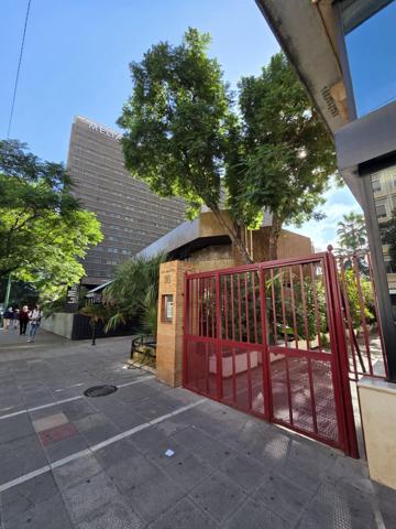 Oportunidad de Inversión: Garaje en Luis Montoto - Nervión photo 0