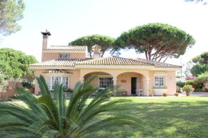 CHALET CON GRAN PARCELA MUY CERCA DE PLAYA BARROSA, ENTRAR A VIVIR. photo 0