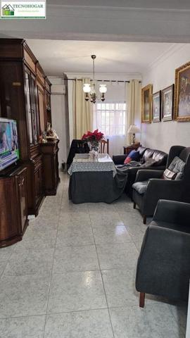 Estupenda vivienda en Federico Mayo Gayarre photo 0