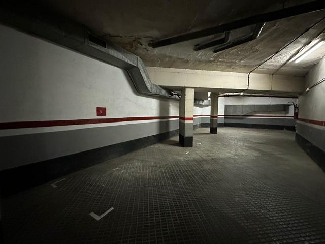 Plaza de parking en venta en la exclusiva zona de Vía Augusta-Mitre photo 0