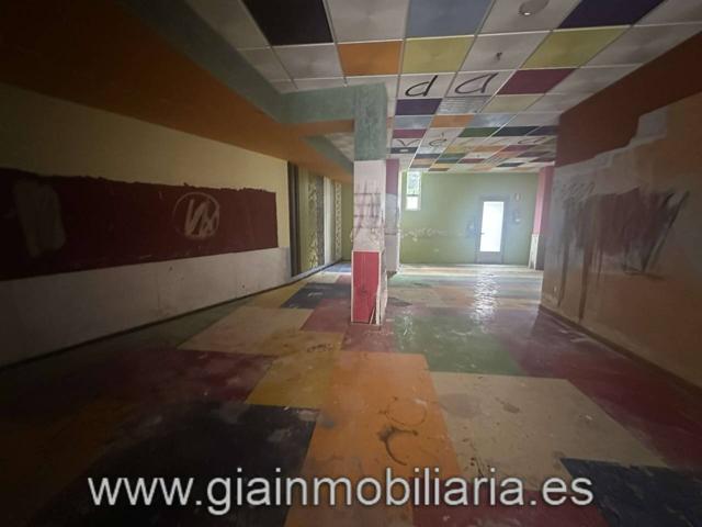 Local comercial en Calle Muiño photo 0