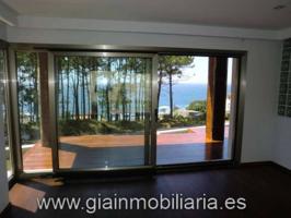 Chalet unifamiliar en venta en Oia (Santa María) photo 0