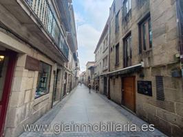 Casa a rehabilitar con licencia urbanística para bajo comercial y 2 plantas. photo 0