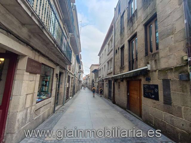 Casa a rehabilitar con licencia urbanística para bajo comercial y 2 plantas. photo 0