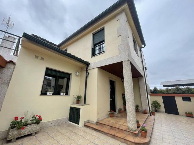 Chalet 3 dormitorios + Local en Sardoma photo 0