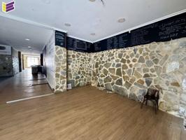 Oportunidad de comprar un local con licencia de actividad de Hostelería !! Con cámaras de frio, garaje, montacargas.... photo 0