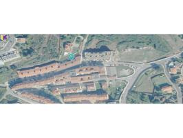 Amplio piso de 4 dormitorios y 2 baños. Plaza de garaje !! photo 0