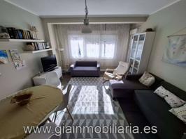 AMPLIA VIVIENDA EN VENTA EN BAIONA photo 0