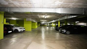 Plaza De Parking en venta en Madrid de 24 m2 photo 0