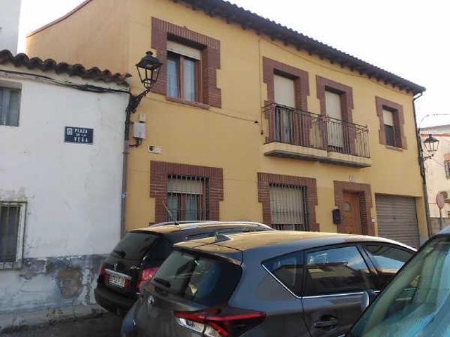 Piso en venta en San Martín de Valdeiglesias de 180 m2 photo 0