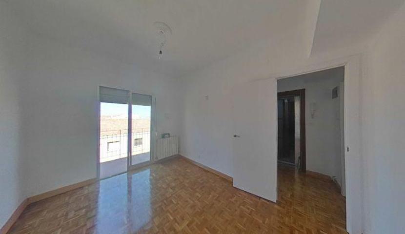 Piso en venta en Madrid de 69 m2 photo 0