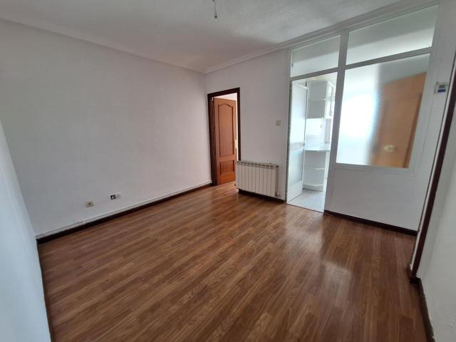 Piso en venta en Madrid de 67 m2 photo 0