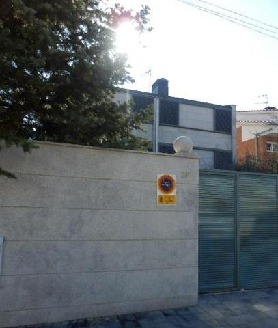 Adosado en venta en La Cabrera de 140 m2 photo 0