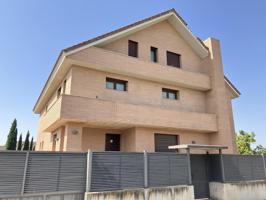 Casa - Chalet en venta en Valdetorres de Jarama de 681 m2 photo 0