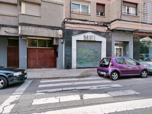 LOCAN EN VENTA EN CALLE MARÍA MOLINER photo 0