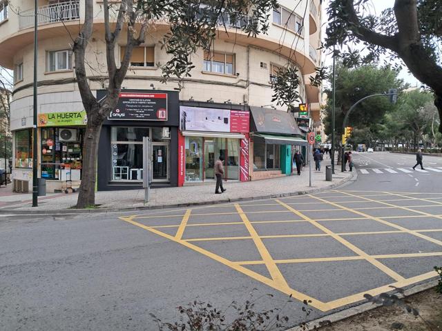 ¡LOCAL COMERCIAL EN ALQUILER MUY CÉNTRICO! photo 0