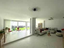 SE VENDE ADOSADO COMPLETAMENTE REFORMADO photo 0