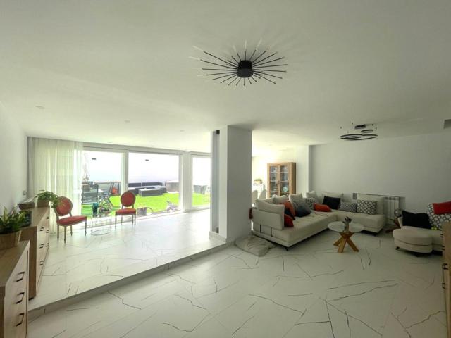 SE VENDE ADOSADO COMPLETAMENTE REFORMADO photo 0