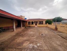 Casa En venta en Urbanización Las Naranjillas, 1, Carmona photo 0