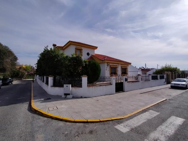 Casa En venta en Geranio, 0, Zona Avda. Juan Diego, Bormujos photo 0