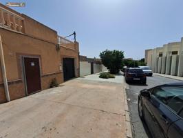 Oportunidad en Pescadería: Adosado para Reformar photo 0