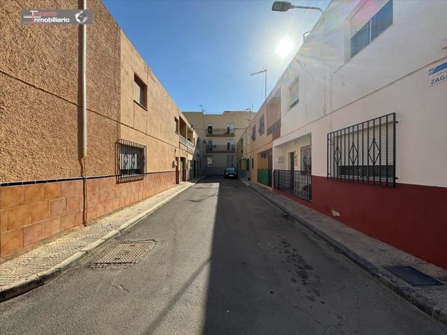 Impecable Adosado en Roquetas de Mar - Avenida Pintor Rosales photo 0