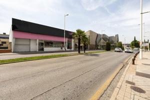 Espectacular nave comercial en Avenida Fernando de los Rios junto Hiperdeluz photo 0