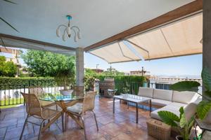 ¡Descubre tu Villa de lujo en Otura! Chalet Independiente con Piscina Privada 🌳 photo 0