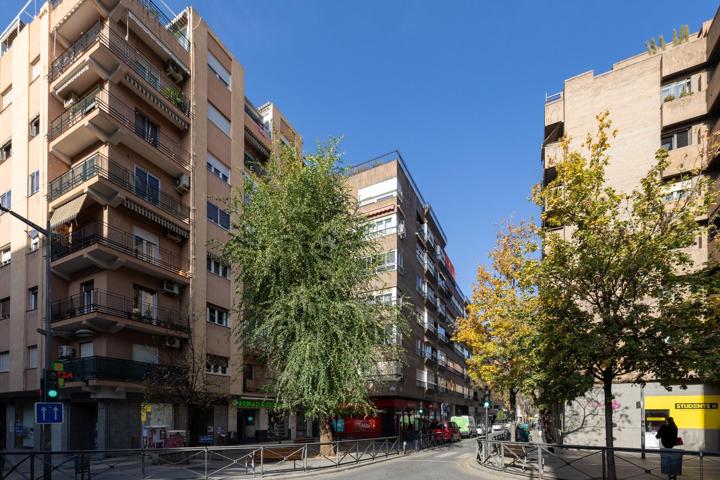 Gran piso en Plaza de Menorca con plaza de garaje y trastero. photo 0