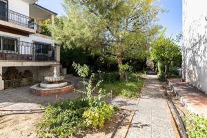 ¡Chalet en Cájar con parcela de más de 700 metros! photo 0