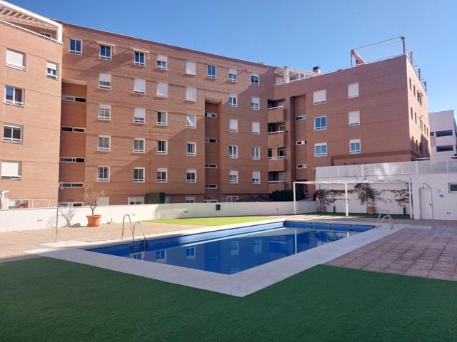 Precioso piso en alquiler en urbanización cerrada con piscina, pista de padel y bonitas zonas comune photo 0