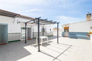 VIVIENDA EN PLANTA BAJA CON MÁS DE 300 METROS DE SOLAR photo 0